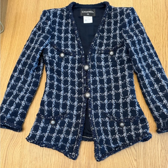 Chanel jacket - Picture 12 of 12